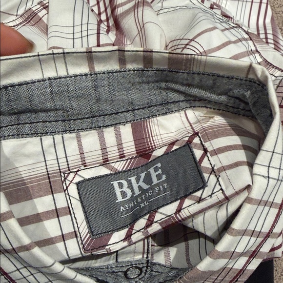 BKE size XL athletic fit long sleeve shirt. Snap buttons like new! - Picture 3 of 5